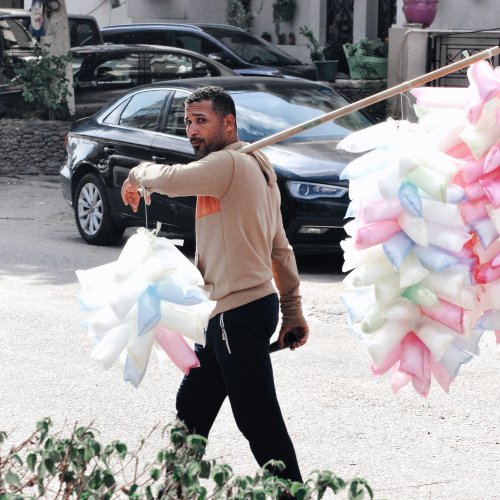 Cotton candy guy in streets of Cairo photo by Mika Elgendi www.cairoconfident.com