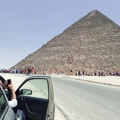 Egyptian pyramids tour by car photo by Mika Elgendi www.cairoconfident.com
